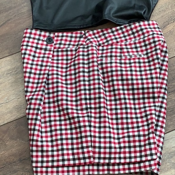 Fashion Star Plaid Shorts 🖤❤️🖤❤️🖤 - Picture 5 of 5